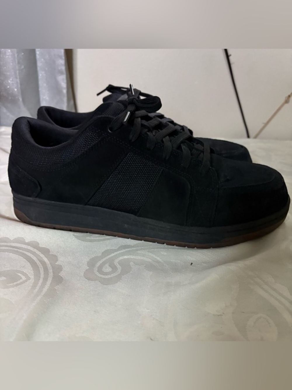 Brahma men’s Grate 11 steel toe work shoe featuring a black suede design size 12